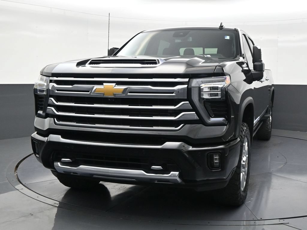 Used 2024 Chevrolet Silverado 2500 High Country w/ High Country Premium Package AWD/4WD image 8