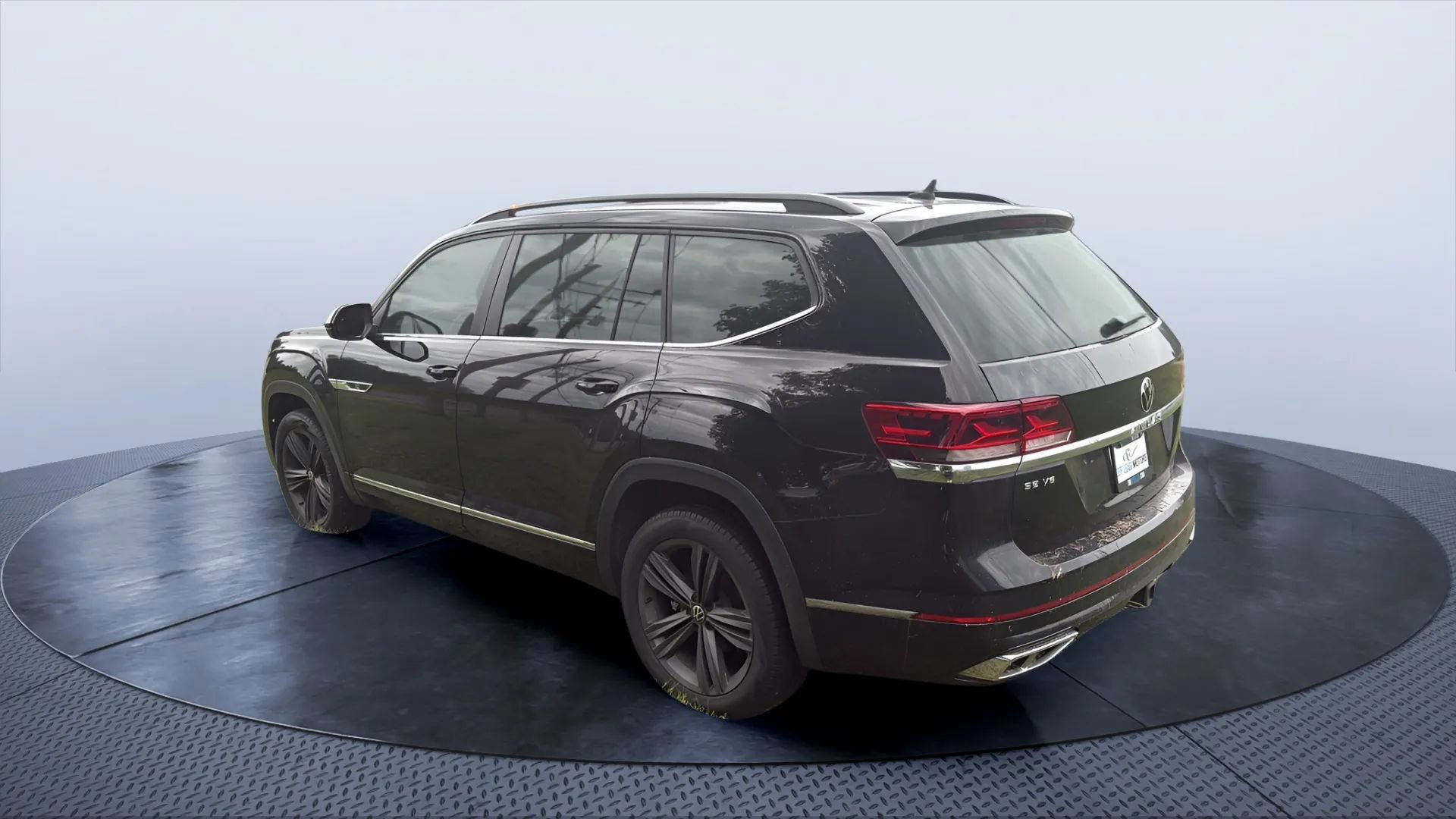 Used 2021 Volkswagen Atlas SE w/ Panoramic Sunroof Package image 3