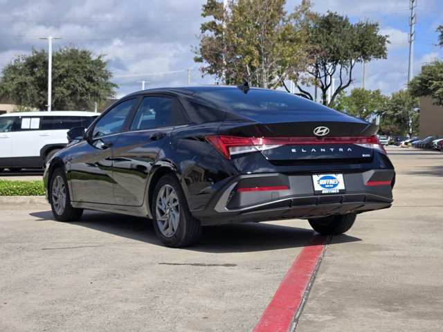 Certified 2025 Hyundai Elantra Hybrid FWD image 6