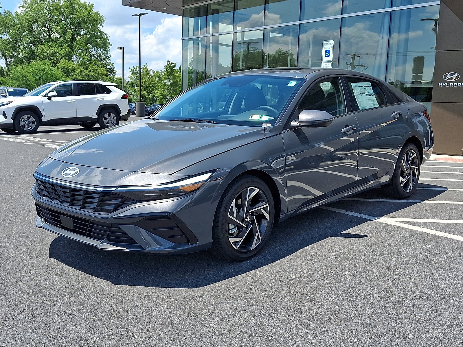 New 2026 Hyundai Elantra Limited FWD image 2