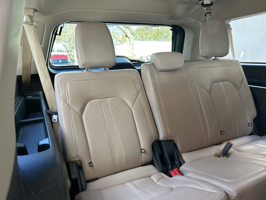 Used 2023 Ford Expedition Max Limited image 31