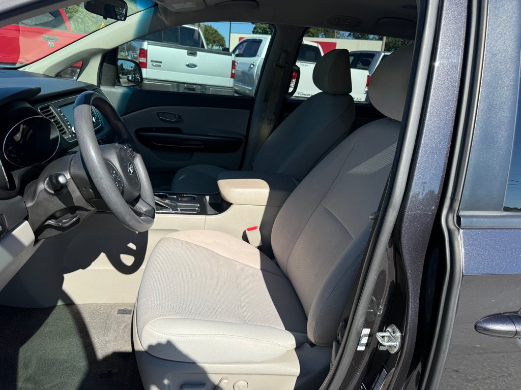 Used 2021 Kia Sedona LX FWD image 9