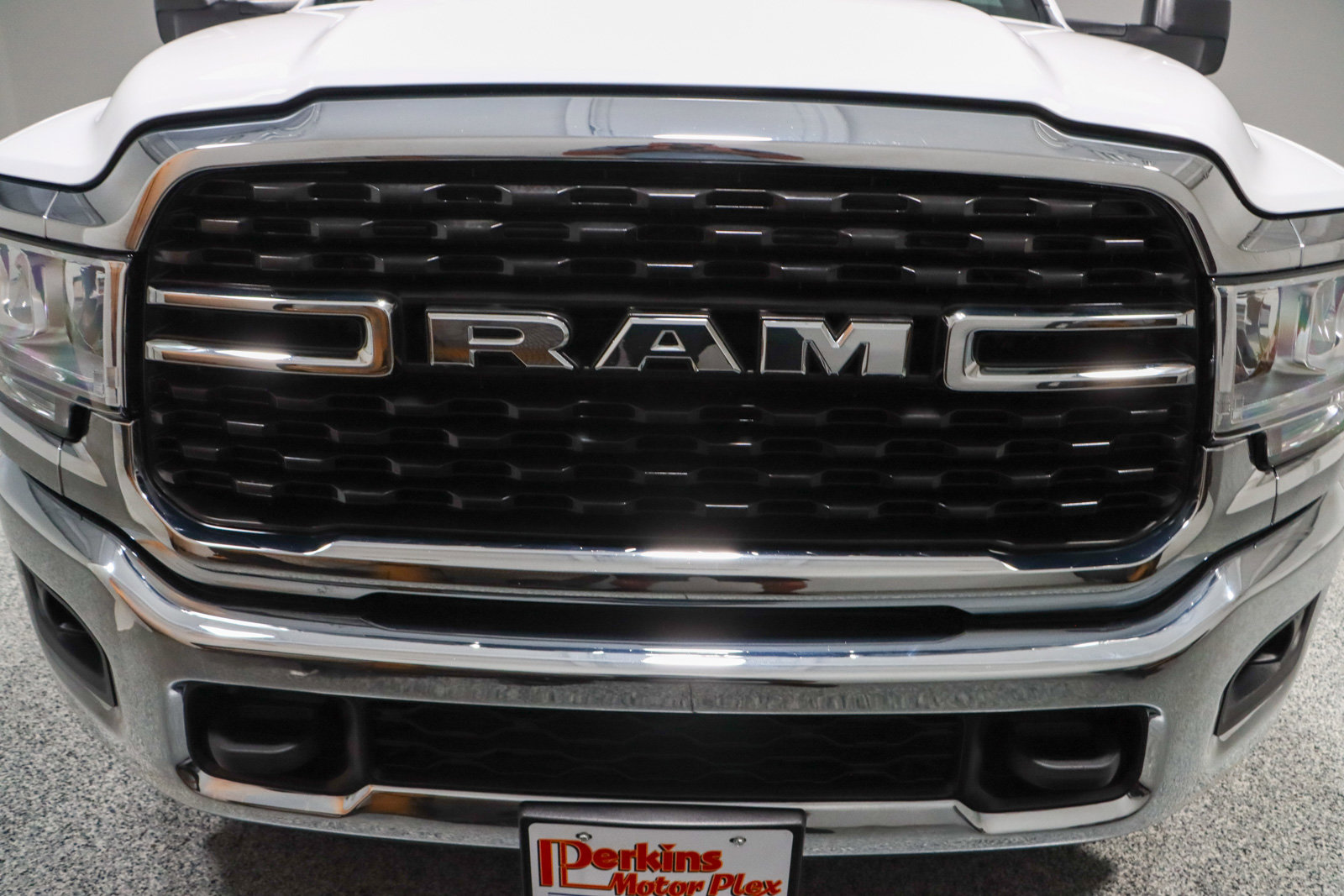 Used 2023 RAM 3500 SLT w/ Quick Order Package 2YG SLT image 4