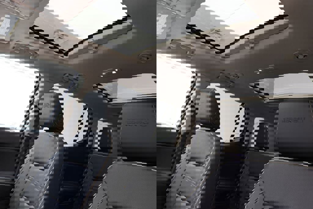 Used 2018 GMC Acadia Denali w/ Technology Package image 17