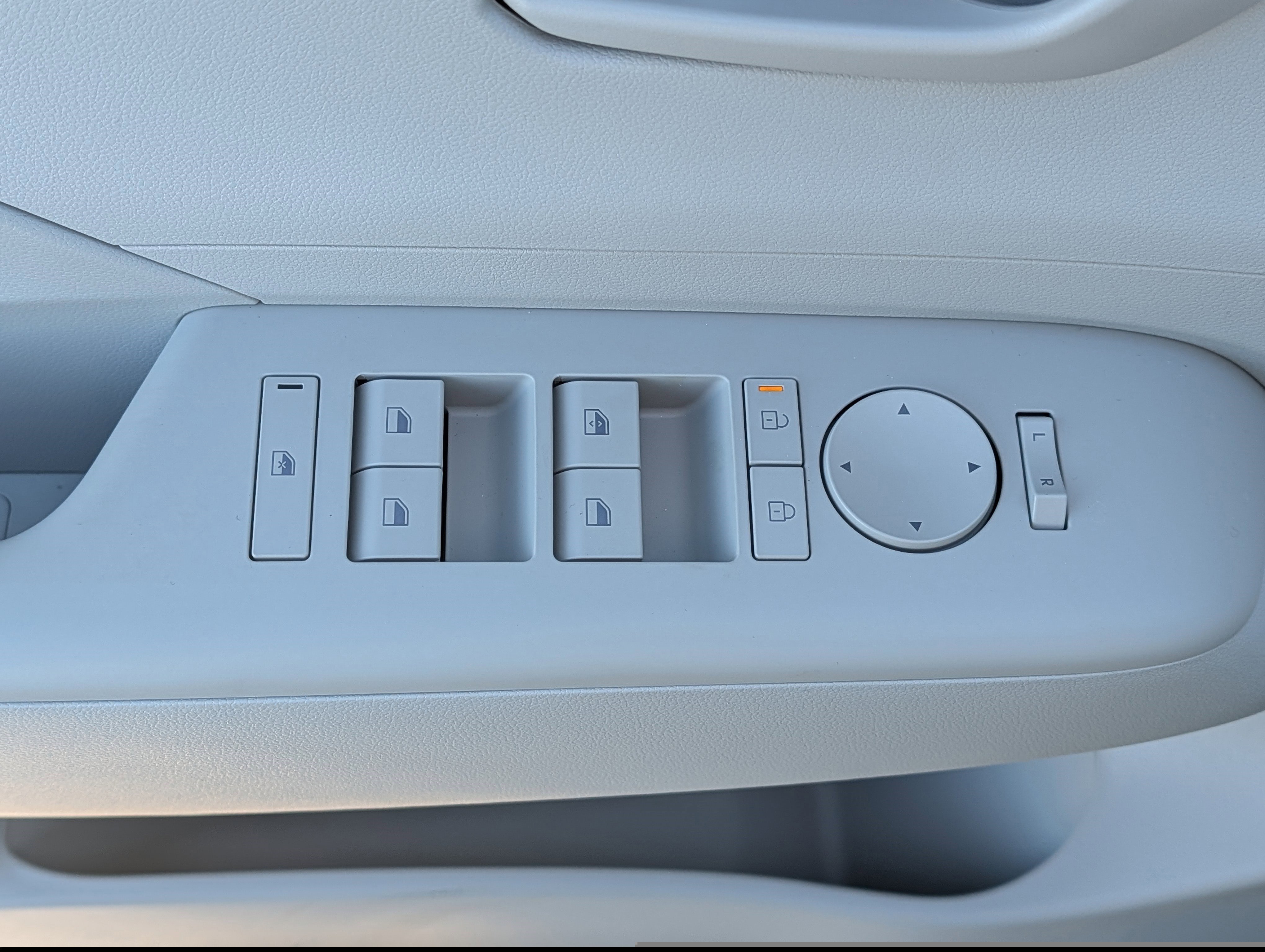 New 2026 Hyundai Kona SE image 11