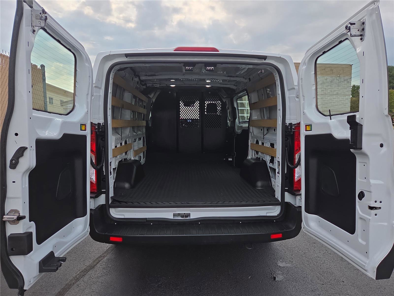 Used 2024 Ford Transit 250 Low Roof w/ Exterior Upgrade Package image 21