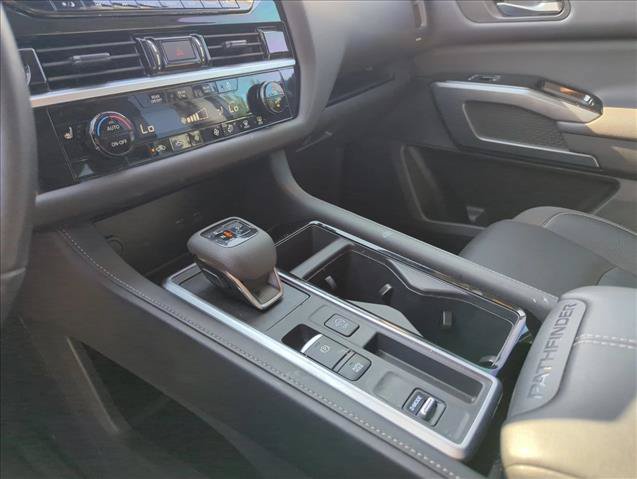 Used 2025 Nissan Pathfinder SL w/ SL Premium Package FWD image 14