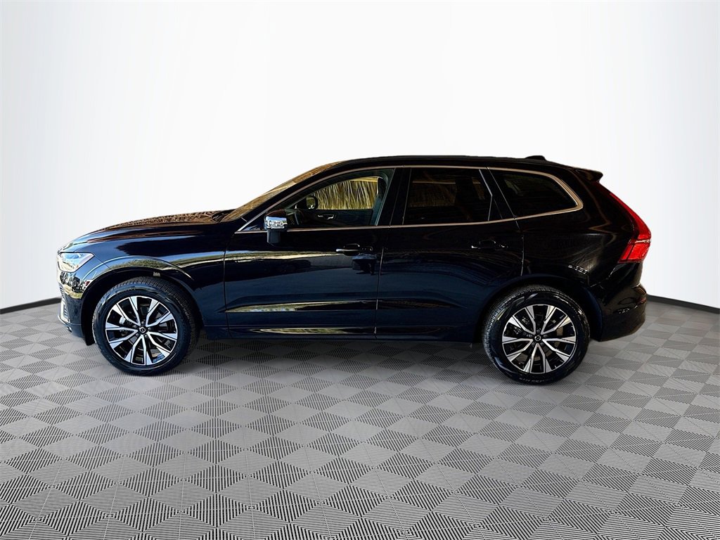 Used 2023 Volvo XC60 B5 Core image 9