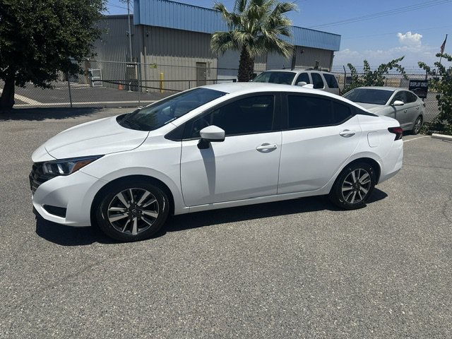 Used 2024 Nissan Versa SV FWD image 2