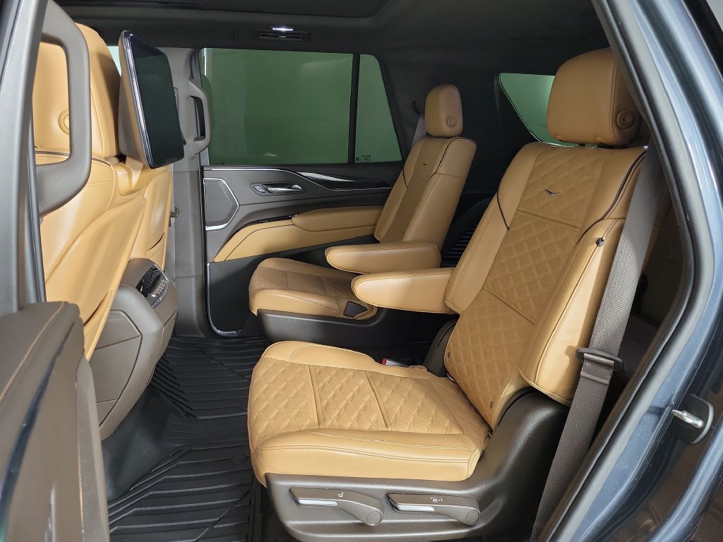 Used 2021 Cadillac Escalade Sport RWD image 13