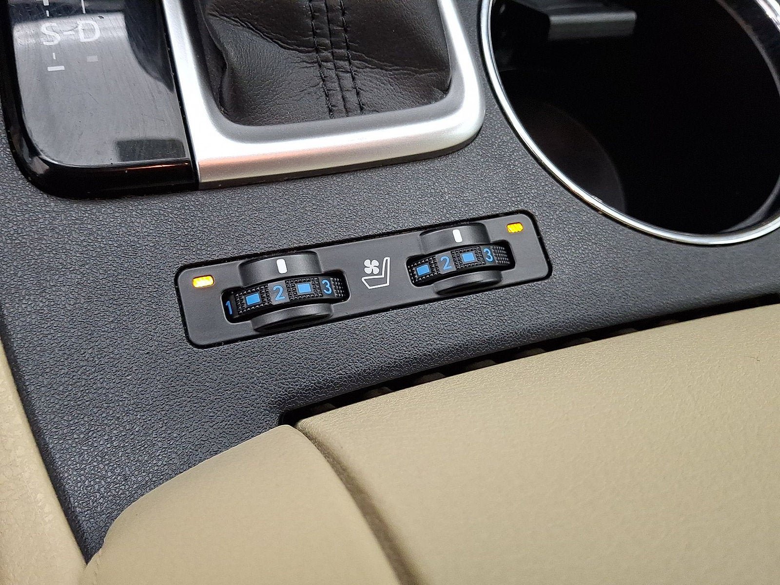 Used 2015 Toyota Highlander Limited AWD/4WD image 11