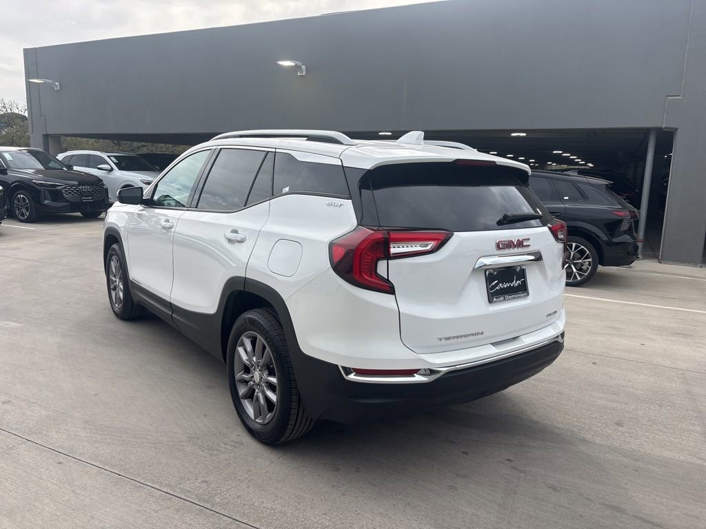 Used 2024 GMC Terrain SLT image 8
