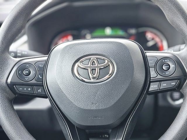 Used 2025 Toyota RAV4 XLE FWD image 16