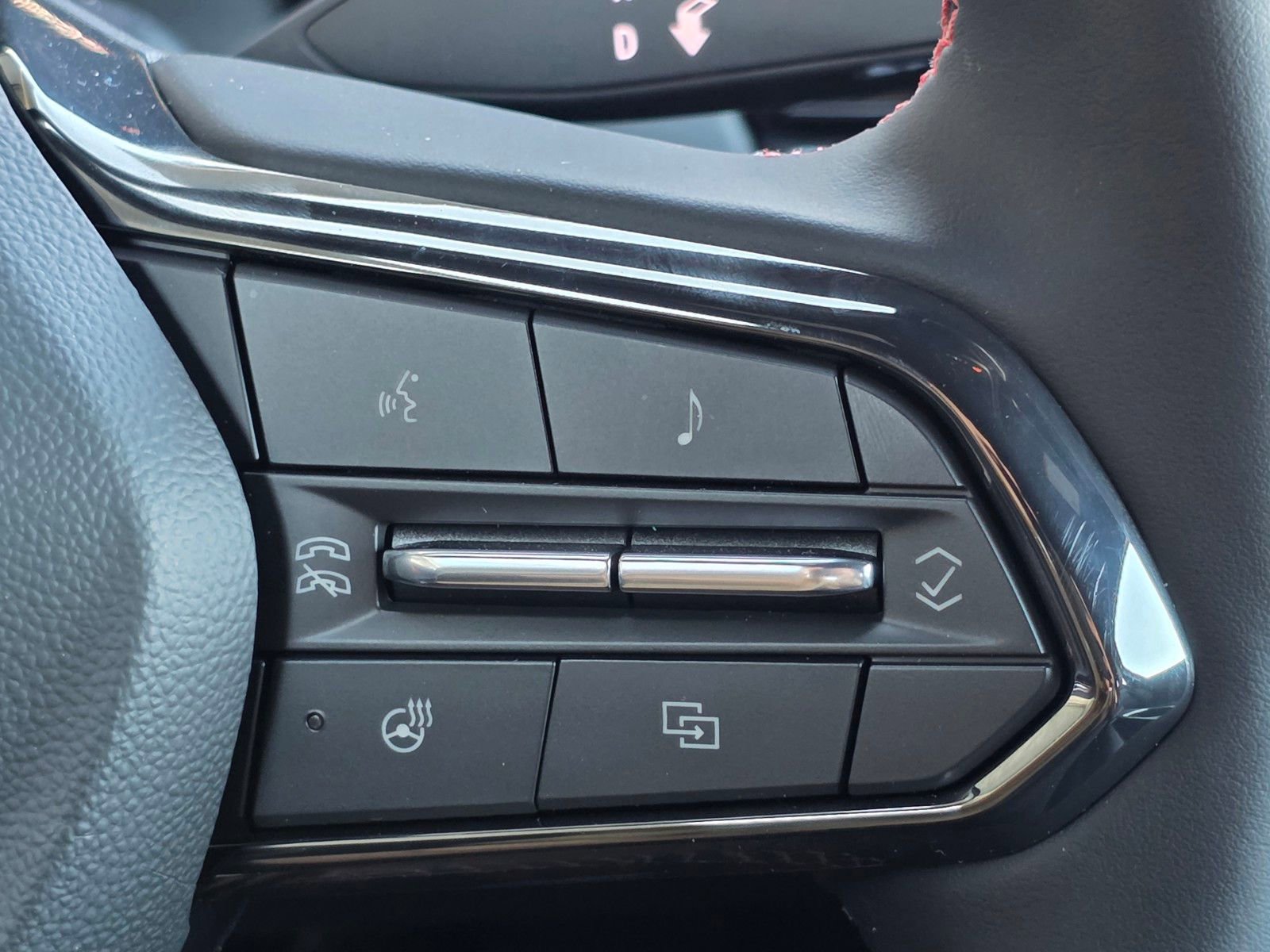 New 2026 Chevrolet Equinox EV RS image 32