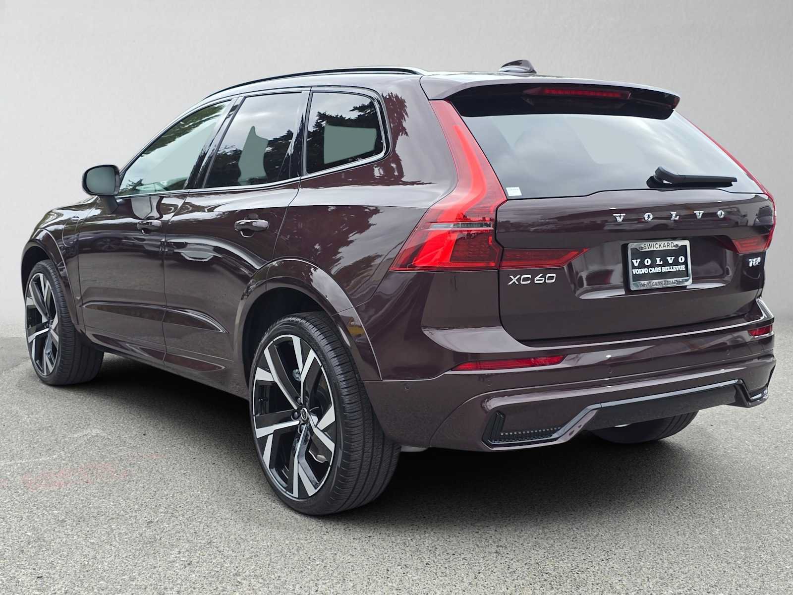 Certified 2026 Volvo XC60 T8 Ultra w/ Climate Package AWD/4WD image 6