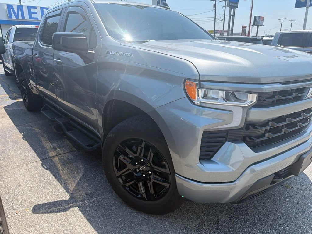 Used 2025 Chevrolet Silverado 1500 RST w/ Convenience Package II AWD/4WD image 3