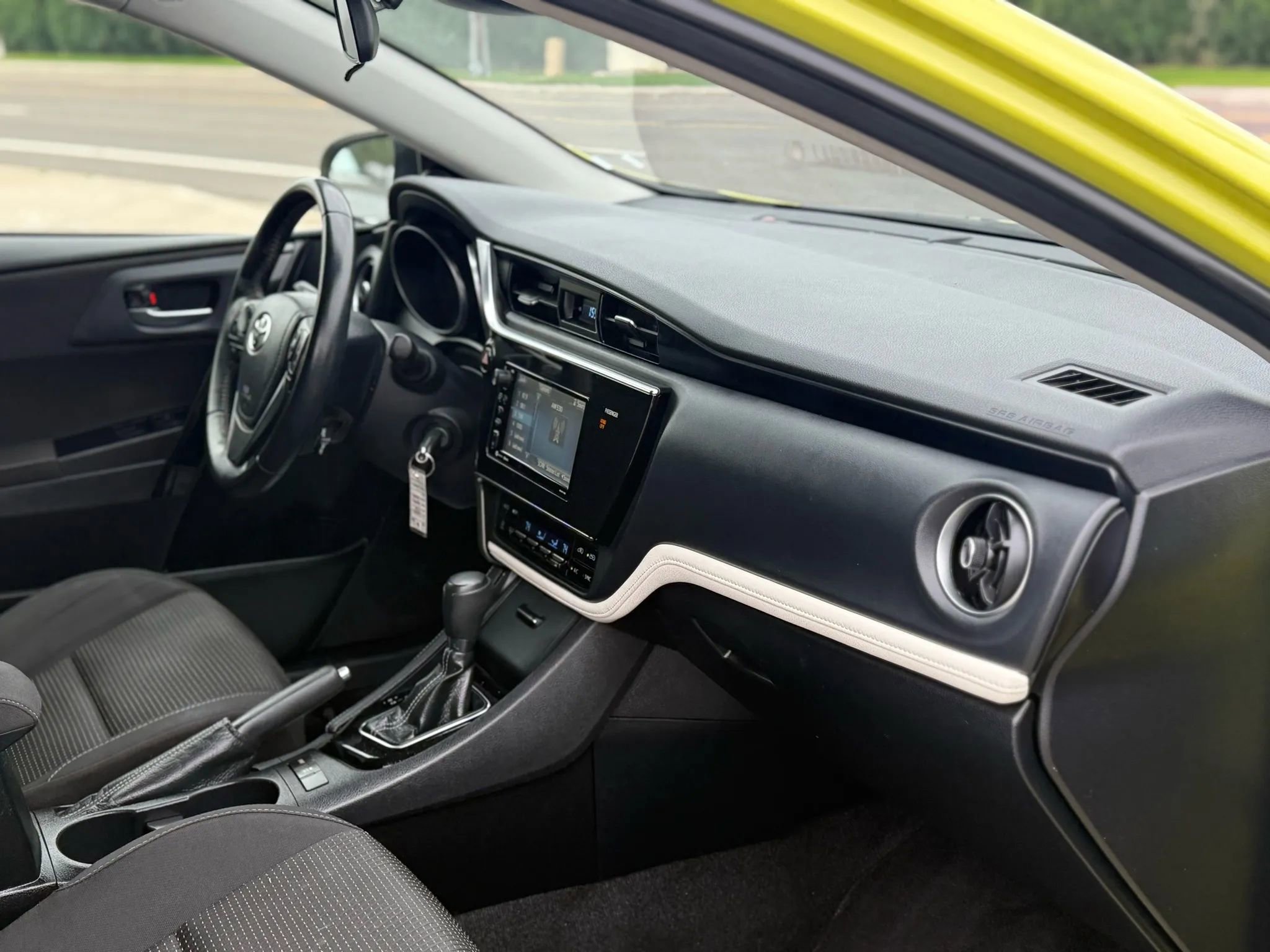 Used 2018 Toyota Corolla iM image 32