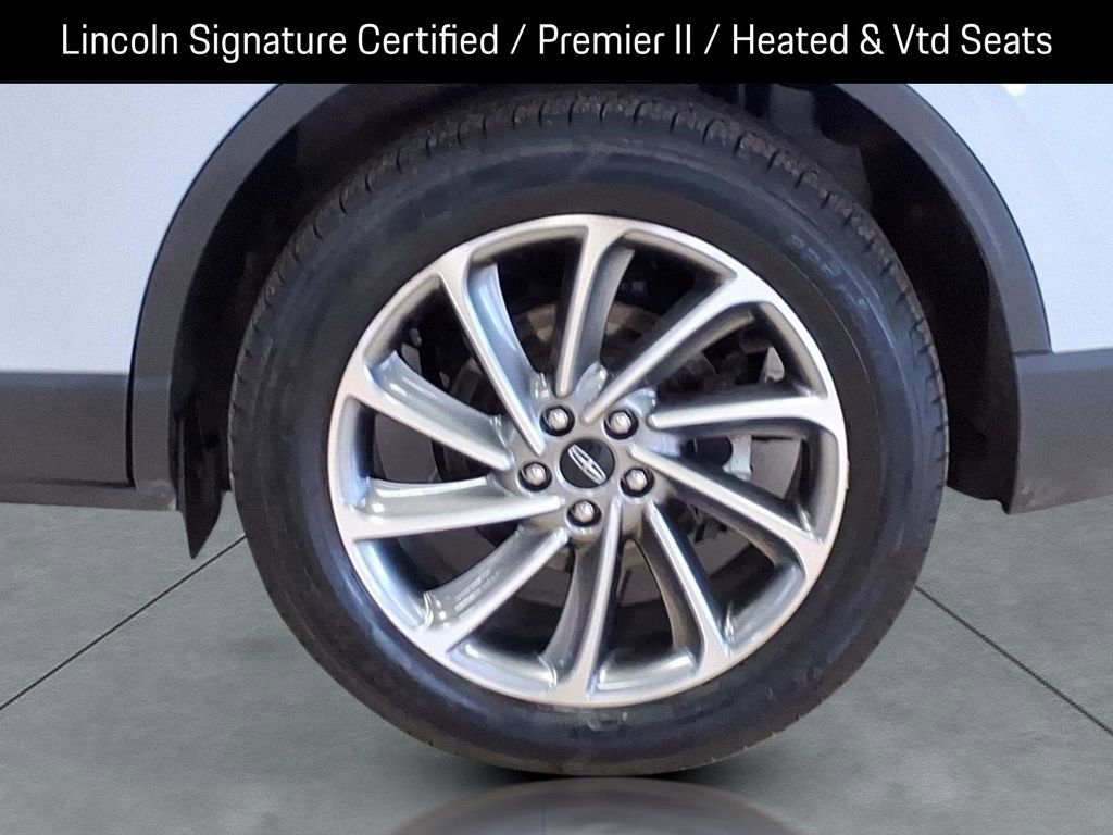 Used 2025 Lincoln Corsair AWD w/ Equipment Group 101A image 4