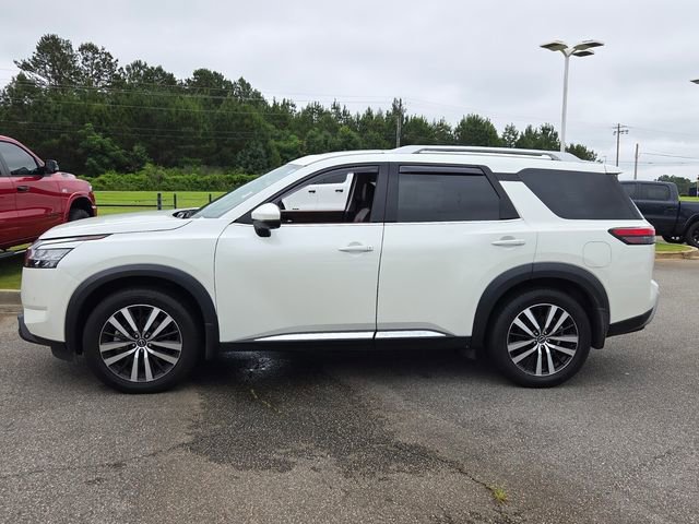 Used 2024 Nissan Pathfinder Platinum AWD/4WD image 4