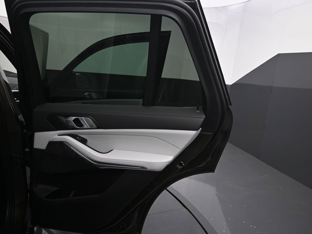 New 2026 BMW X5 sDrive40i RWD image 30