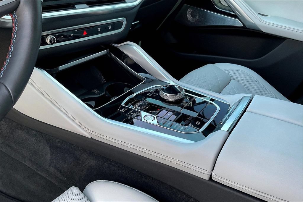 Used 2025 BMW X6 M60i AWD/4WD image 18