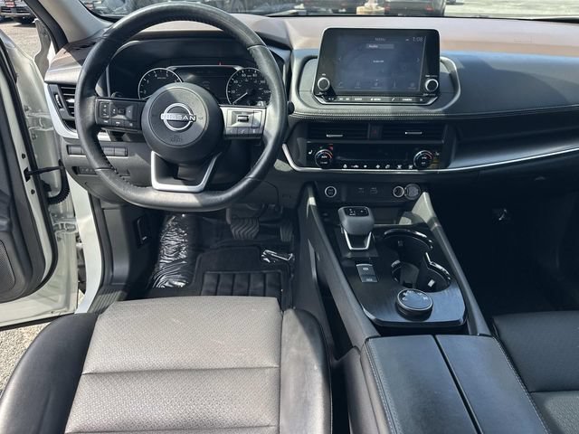 Used 2023 Nissan Rogue SV w/ SV Premium B Package AWD/4WD image 3