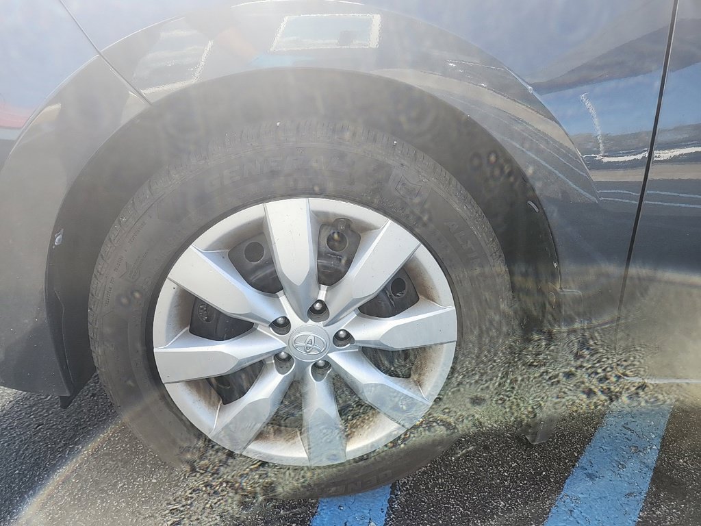 Used 2016 Toyota Corolla LE FWD image 10