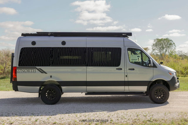 Used 2025 Mercedes-Benz Sprinter 2500 image 9
