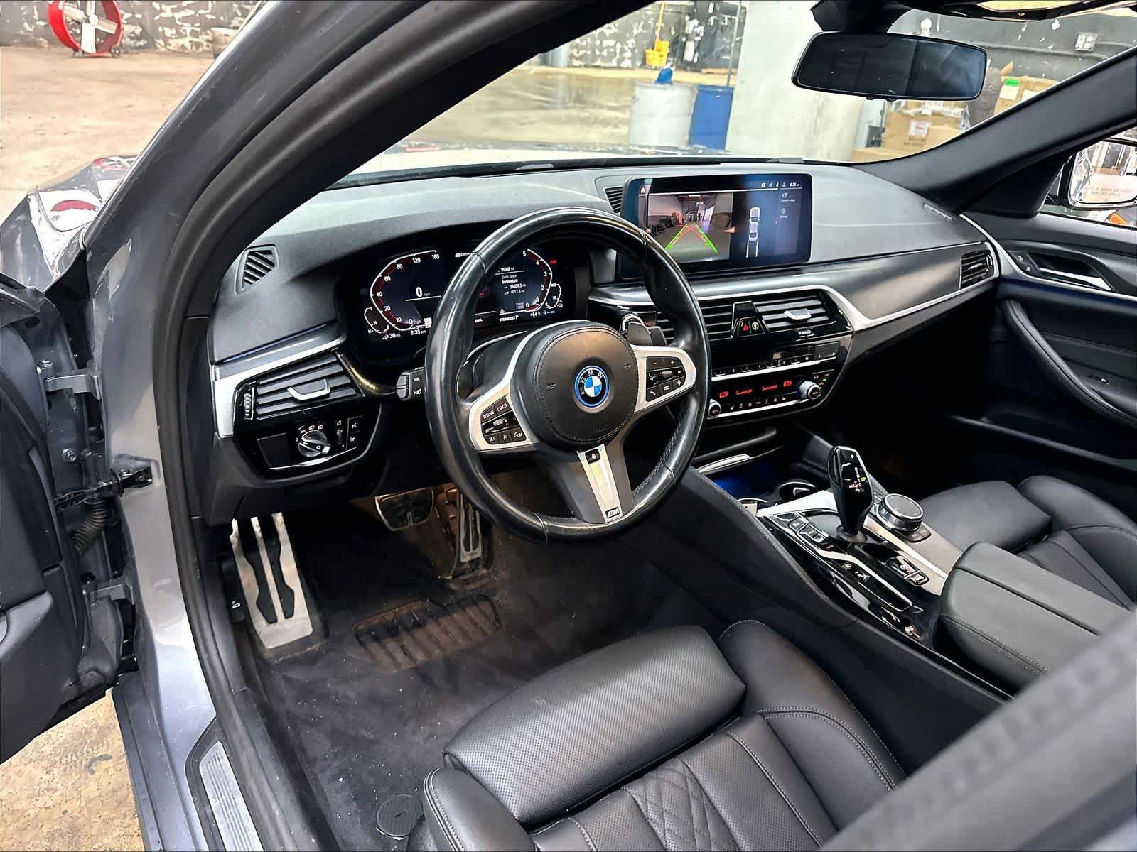 Used 2023 BMW 530e w/ M Sport Package RWD image 16