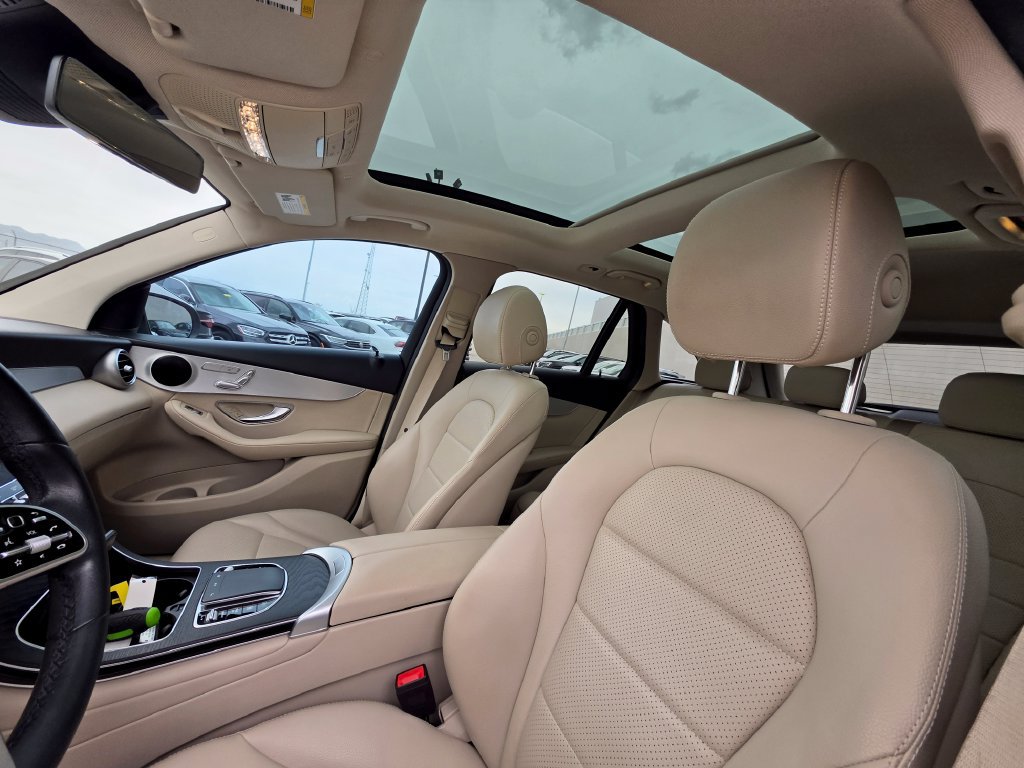 Used 2022 Mercedes-Benz GLC 300 image 12