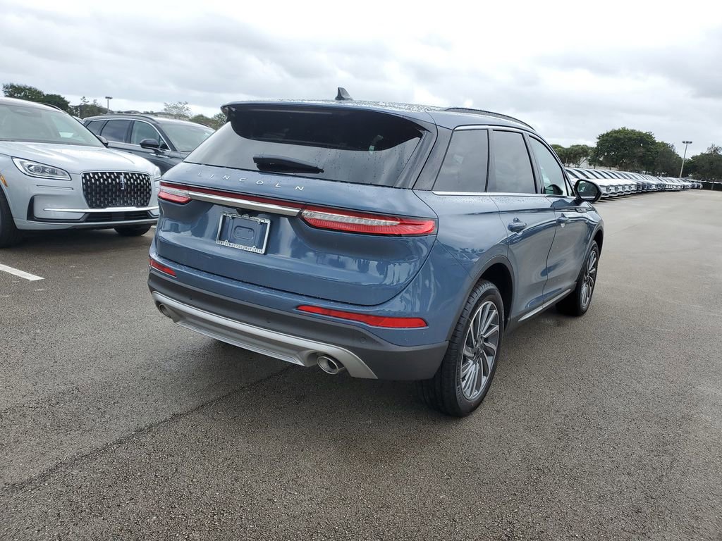 New 2026 Lincoln Corsair Reserve FWD image 4