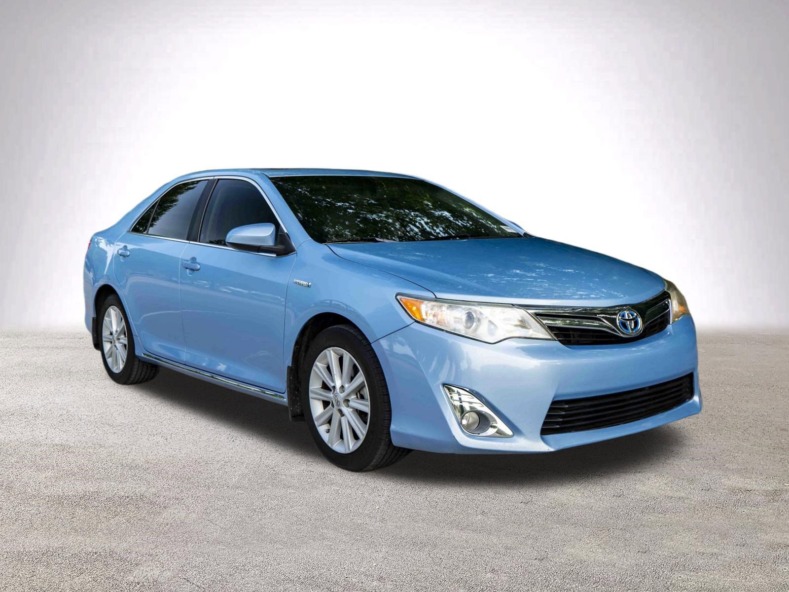 Used 2012 Toyota Camry XLE w/ Leather Pkg FWD image 2