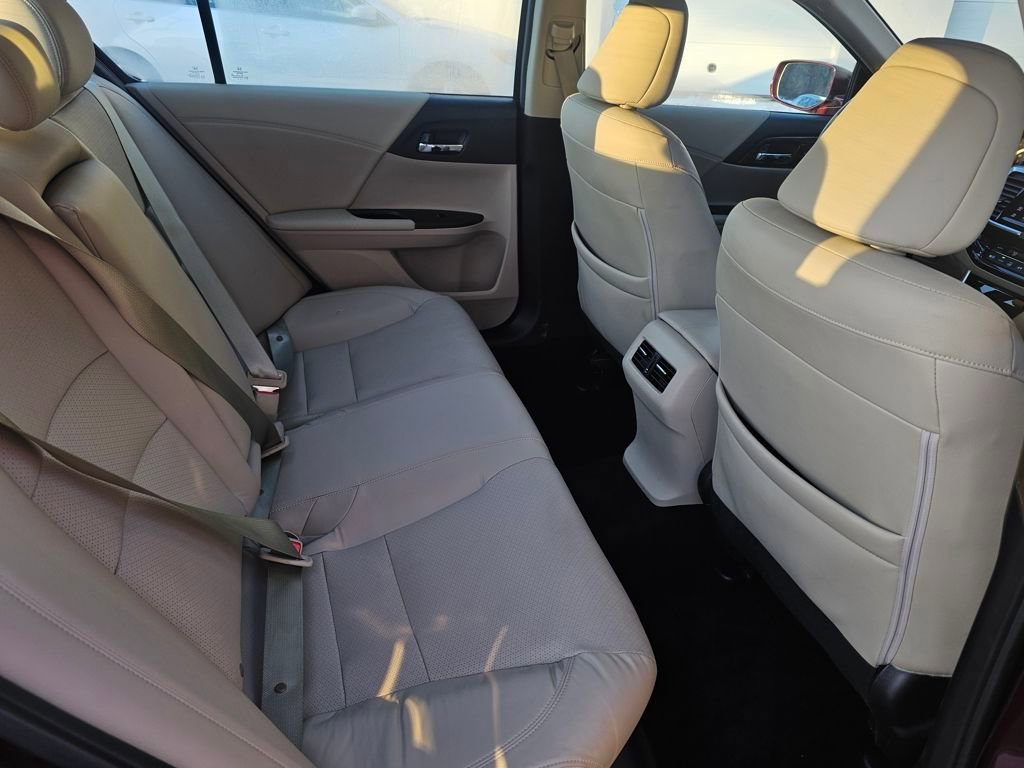 Used 2017 Honda Accord EX-L image 19