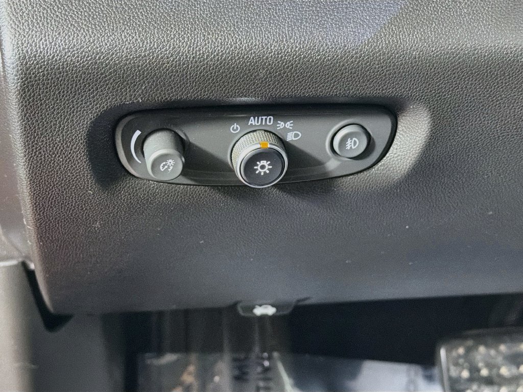 Used 2018 Chevrolet Traverse LT FWD image 10
