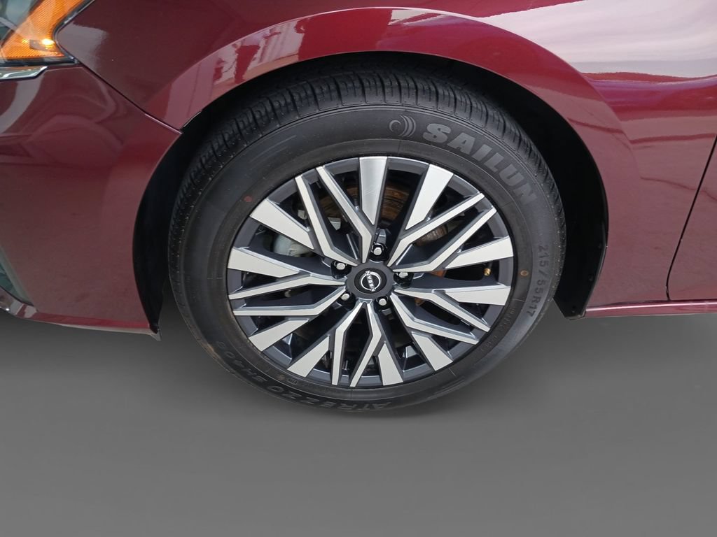 Used 2024 Nissan Altima 2.5 SV w/ SV Premium Package FWD image 15