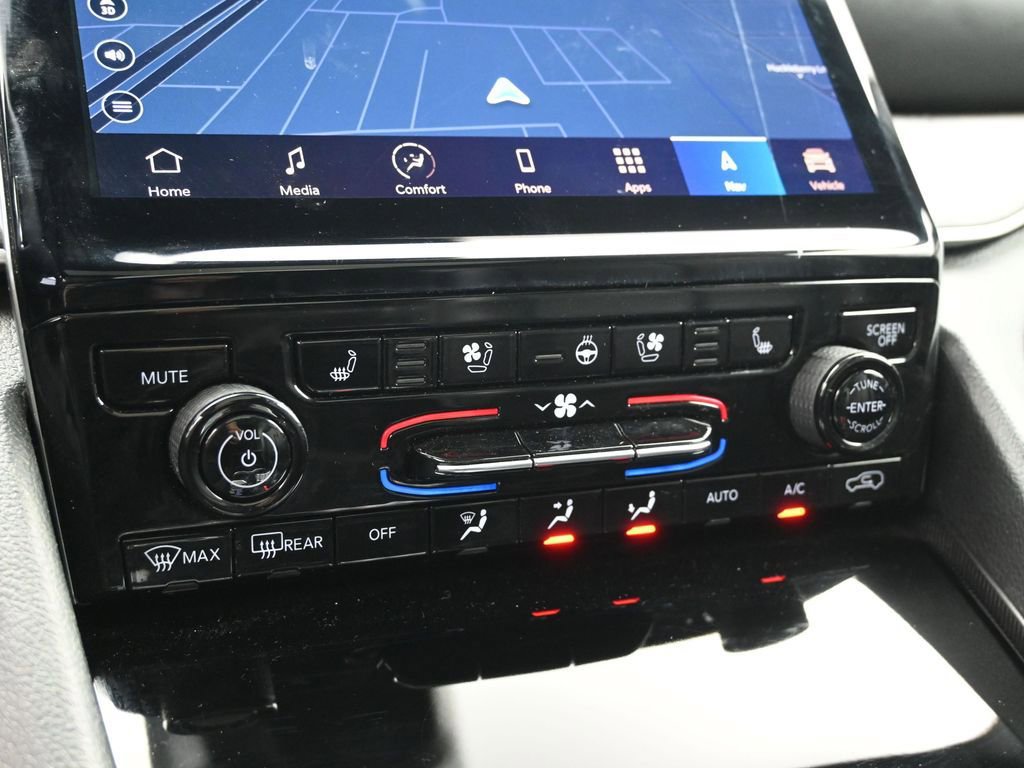 Used 2024 Jeep Grand Cherokee L Limited w/ Luxury Tech Group II image 21