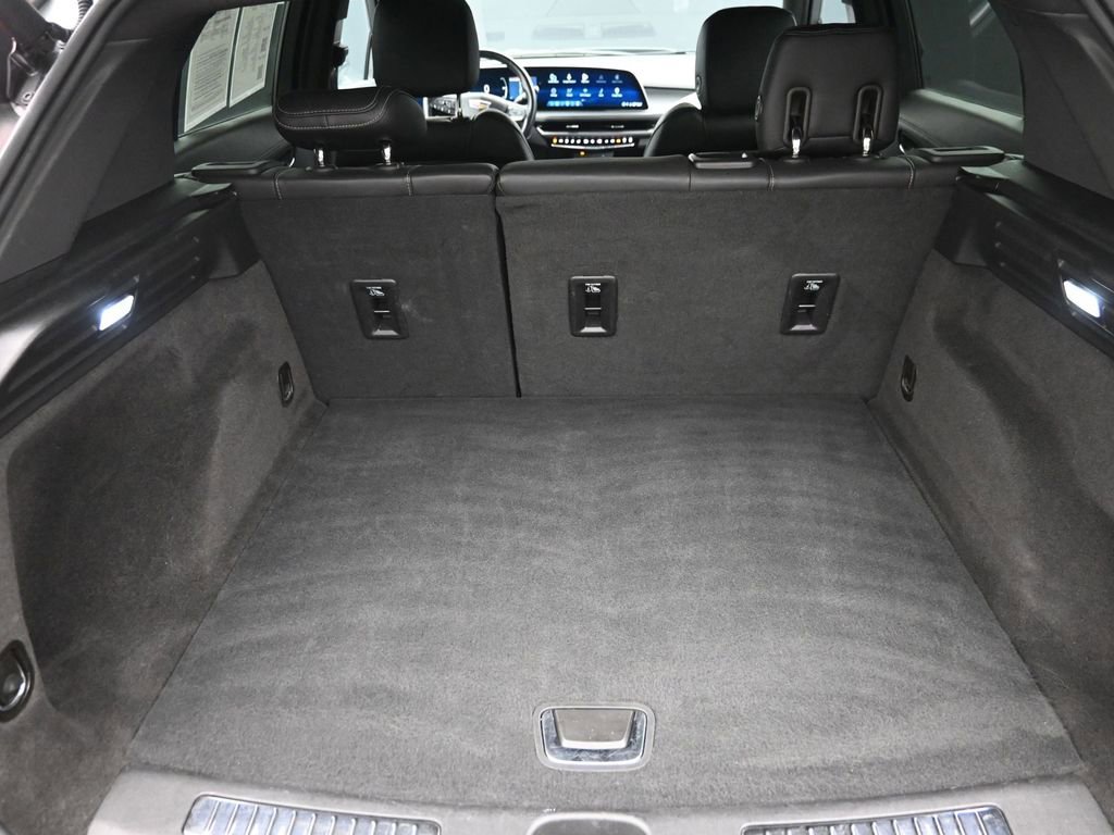 Used 2024 Cadillac XT4 Premium Luxury image 9