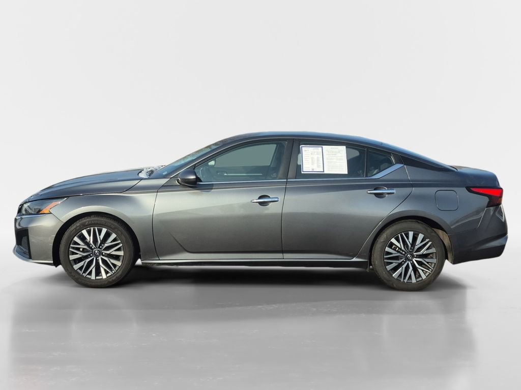 Used 2023 Nissan Altima 2.5 SV image 7