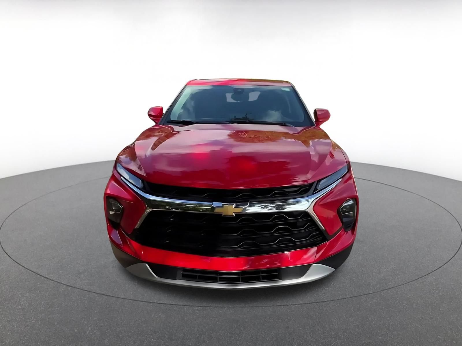 Used 2025 Chevrolet Blazer LT FWD image 3