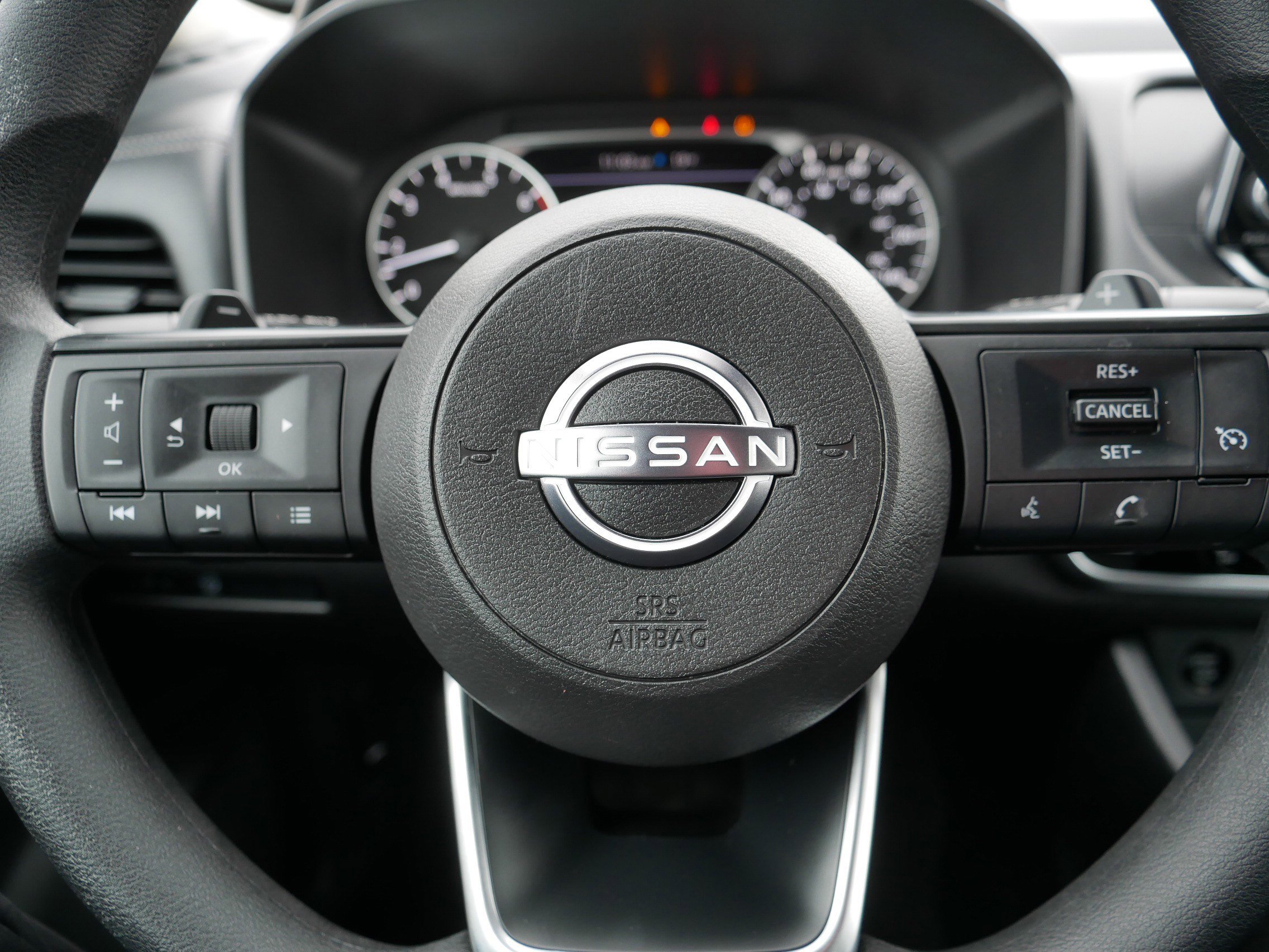 Used 2024 Nissan Rogue S image 25