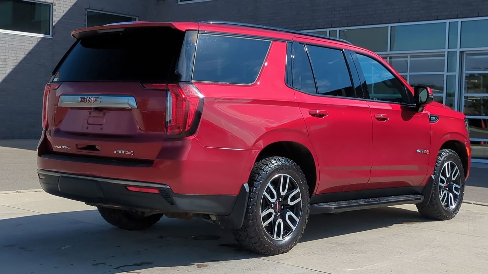 Used 2021 GMC Yukon AT4 image 8