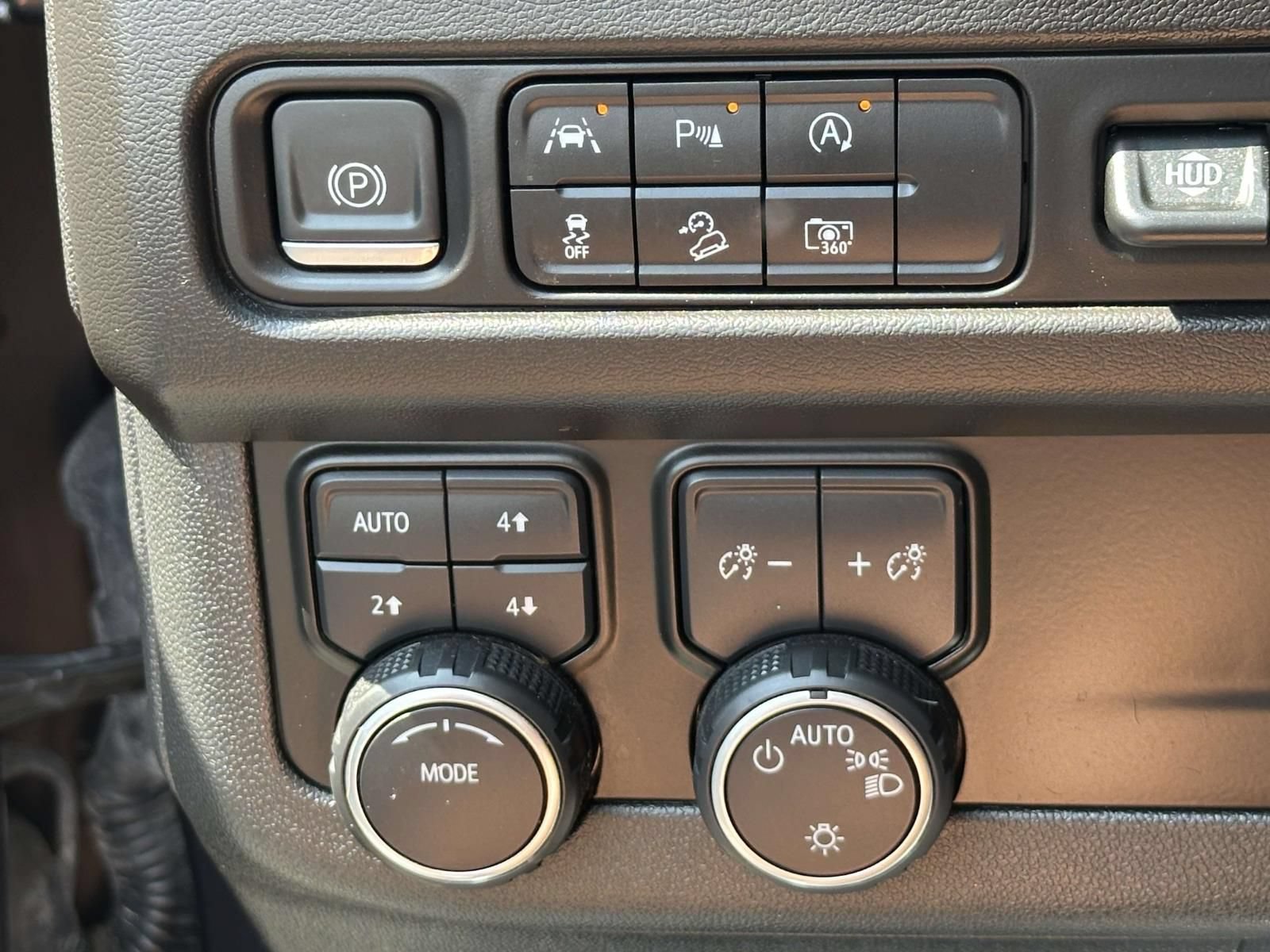 Certified 2023 Chevrolet Tahoe High Country AWD/4WD image 15