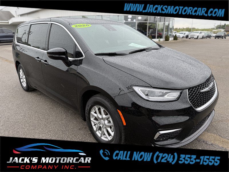 Used 2026 Chrysler Pacifica Select