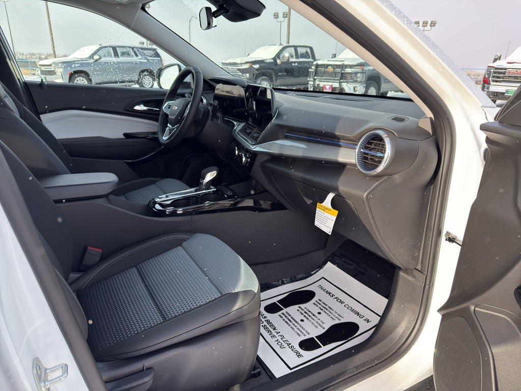 New 2026 Chevrolet Trax LT w/ Driver Confidence Package FWD image 10