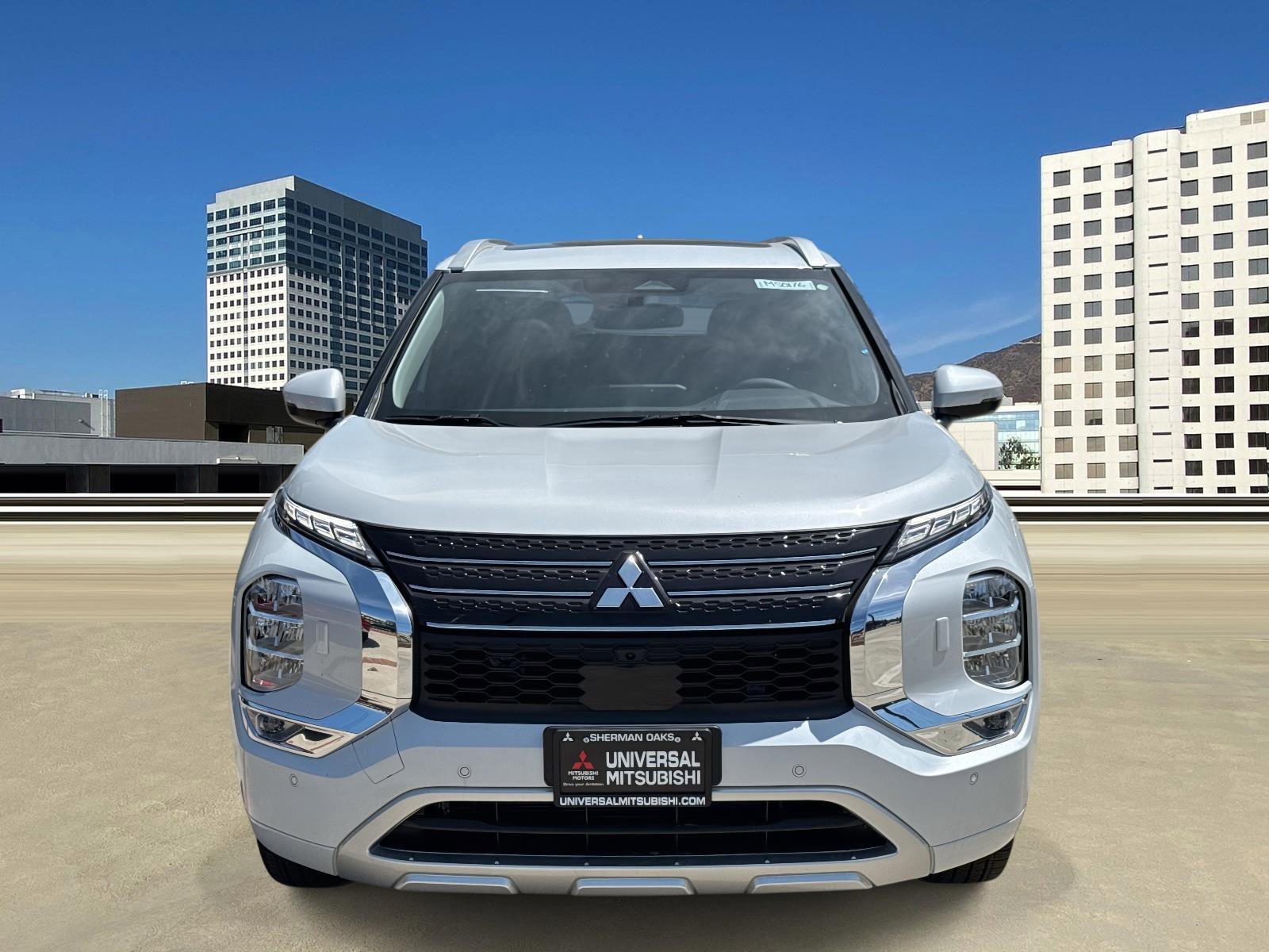 New 2025 Mitsubishi Outlander SEL image 2
