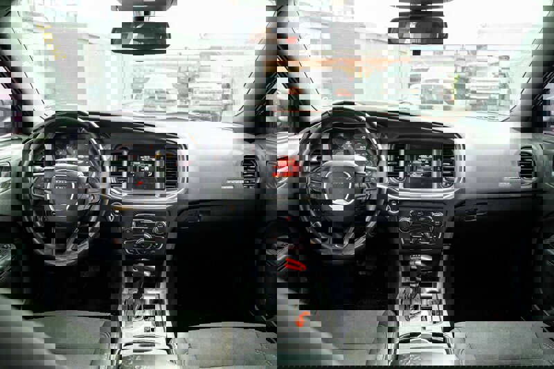 Used 2017 Dodge Charger SE w/ Blacktop Package image 17