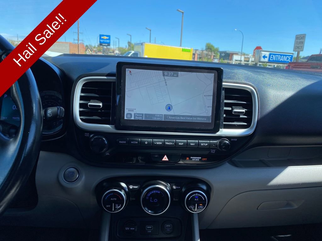 Used 2021 Hyundai Venue SEL w/ Premium Package FWD image 17