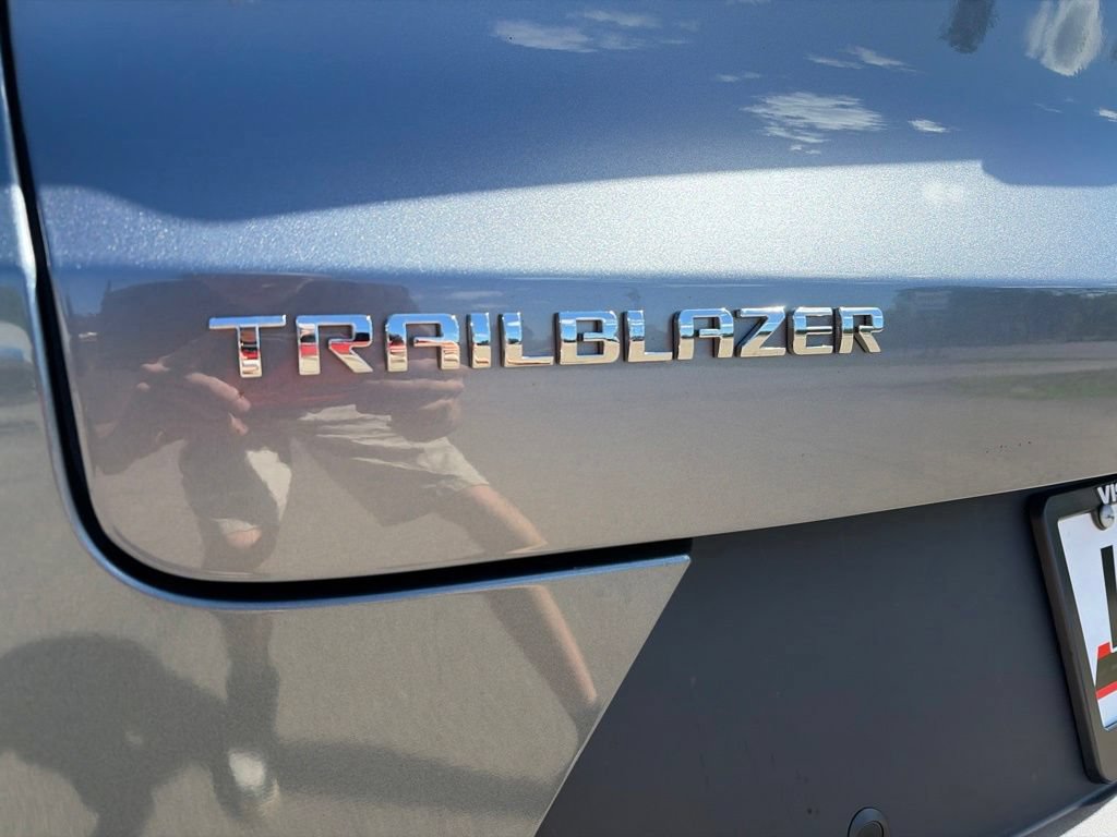 Used 2022 Chevrolet TrailBlazer LT w/ Confidence II Package FWD image 16