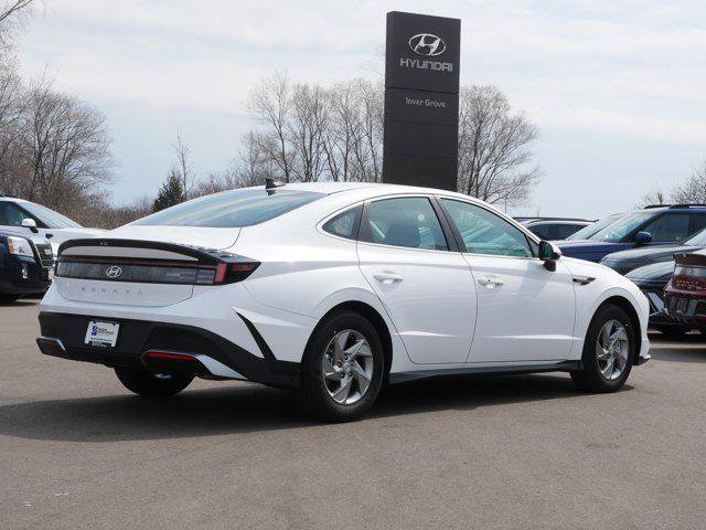 New 2026 Hyundai Sonata SE FWD image 3