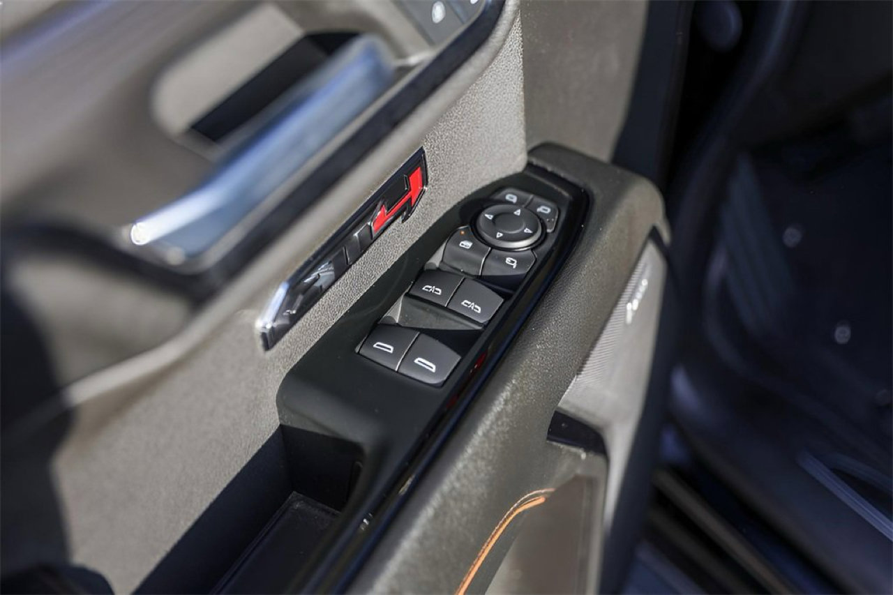 Used 2023 GMC Sierra 1500 AT4 w/ Technology Package image 22